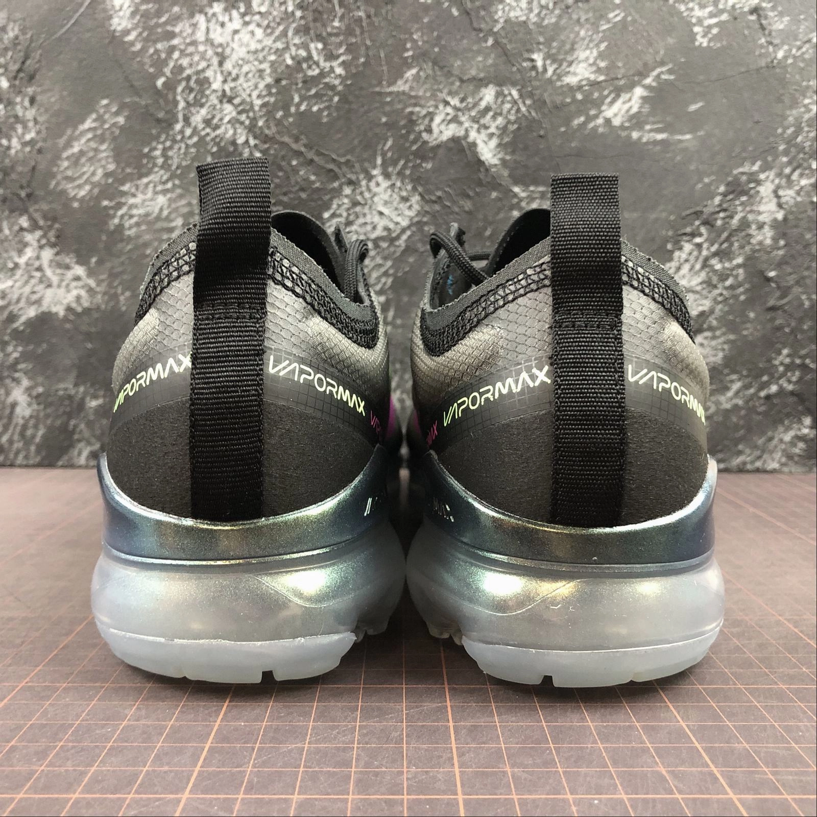 Air VaporMax 2019 Premium Active Black Fuchsia Photo Blue AT6810-001 Functional Edge