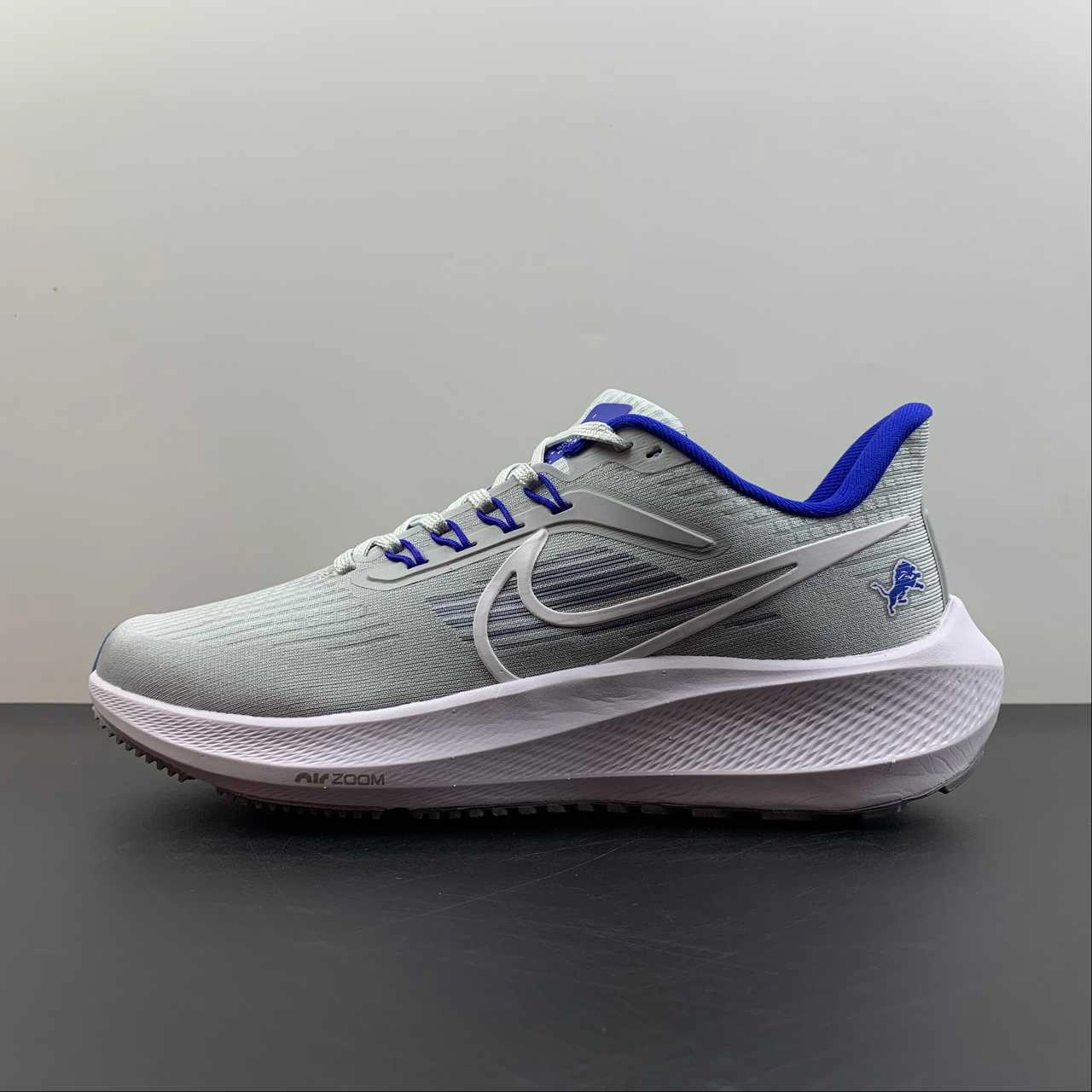 Compact Fit Motion Comfort Air Zoom Pegasus 39 Detroit Lions Medium Silver Battle Blue DR2042-001