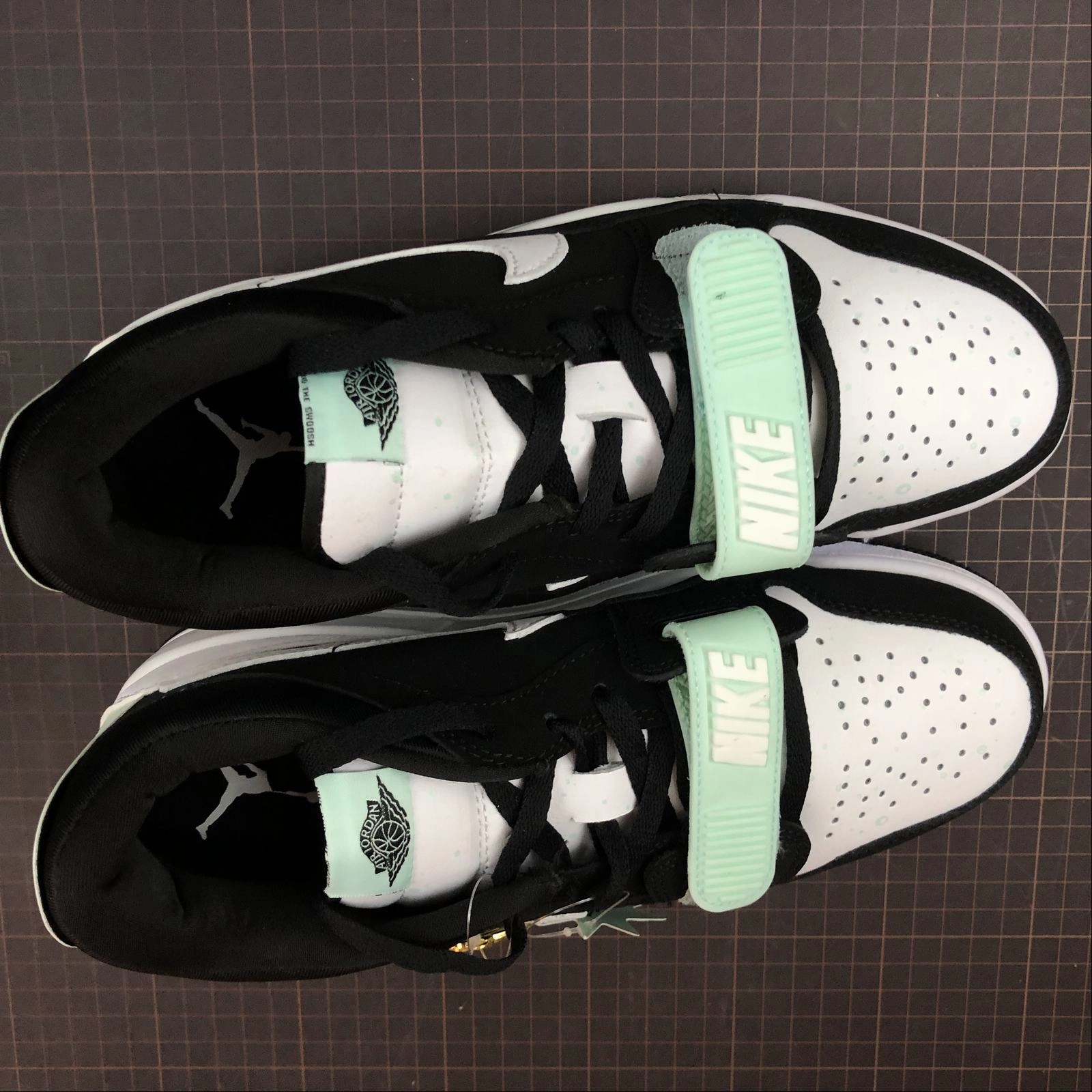 Flexible Arch Air Jordan Legacy 312 Low SE Black White-Teal Tint CJ5500-013