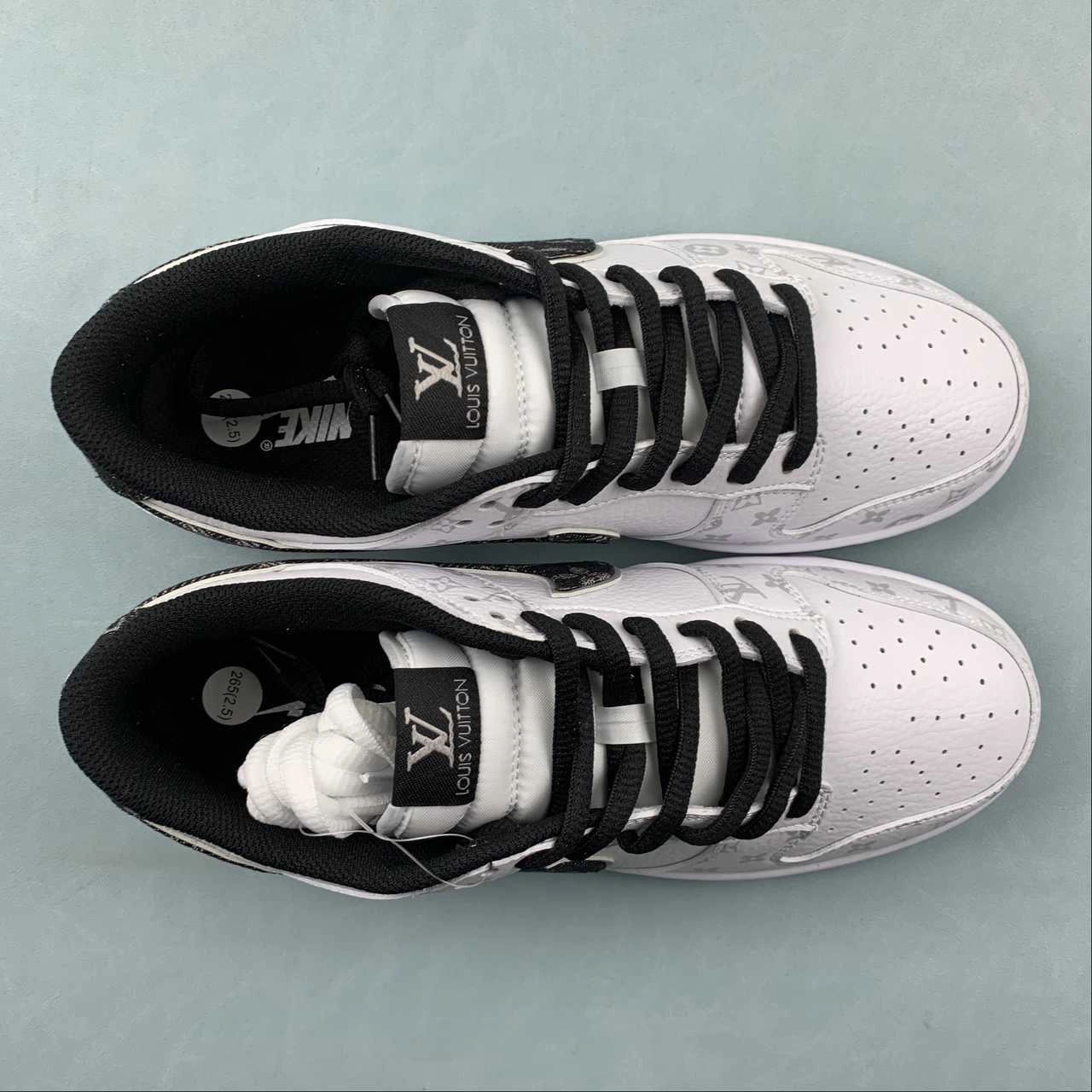 LV x SB Dunk Low White Black Silver LV0526-591 Running Daily