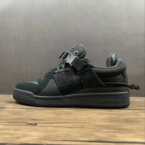 Adidas Forum Low ??Black?? x Bad Bunny Weekend Walker shape fit