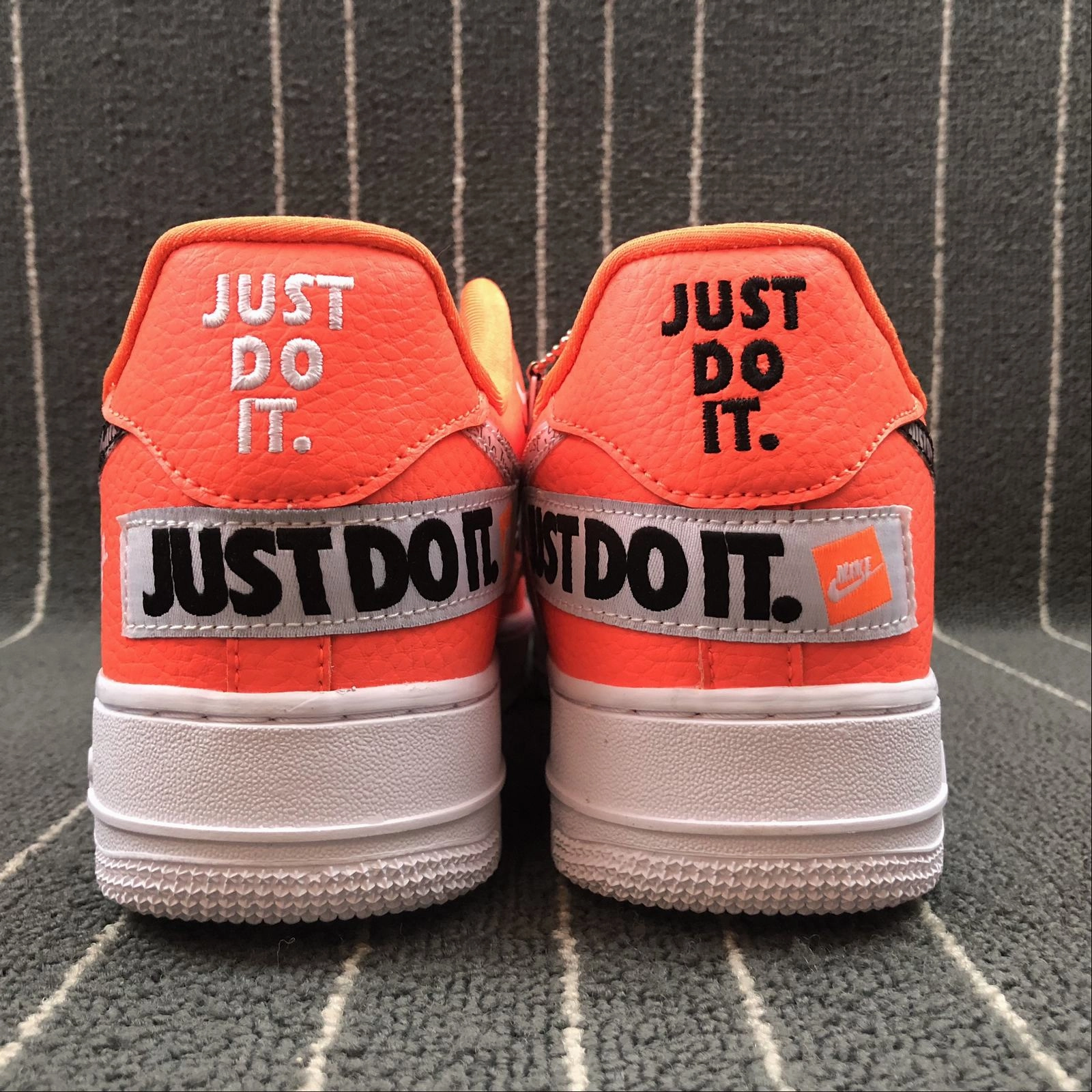 Air Force 1 Low 07 Prm Just Do It Total Orange AR7719-800 Anti Slip Pattern
