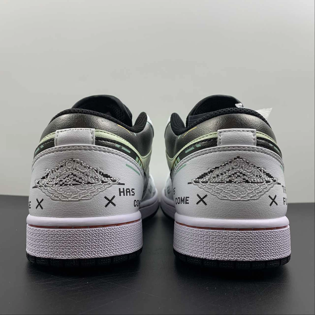 Memory Foam Footbed clean look Air Jordan 1 Low ??The Future?? White Grey 553558-062