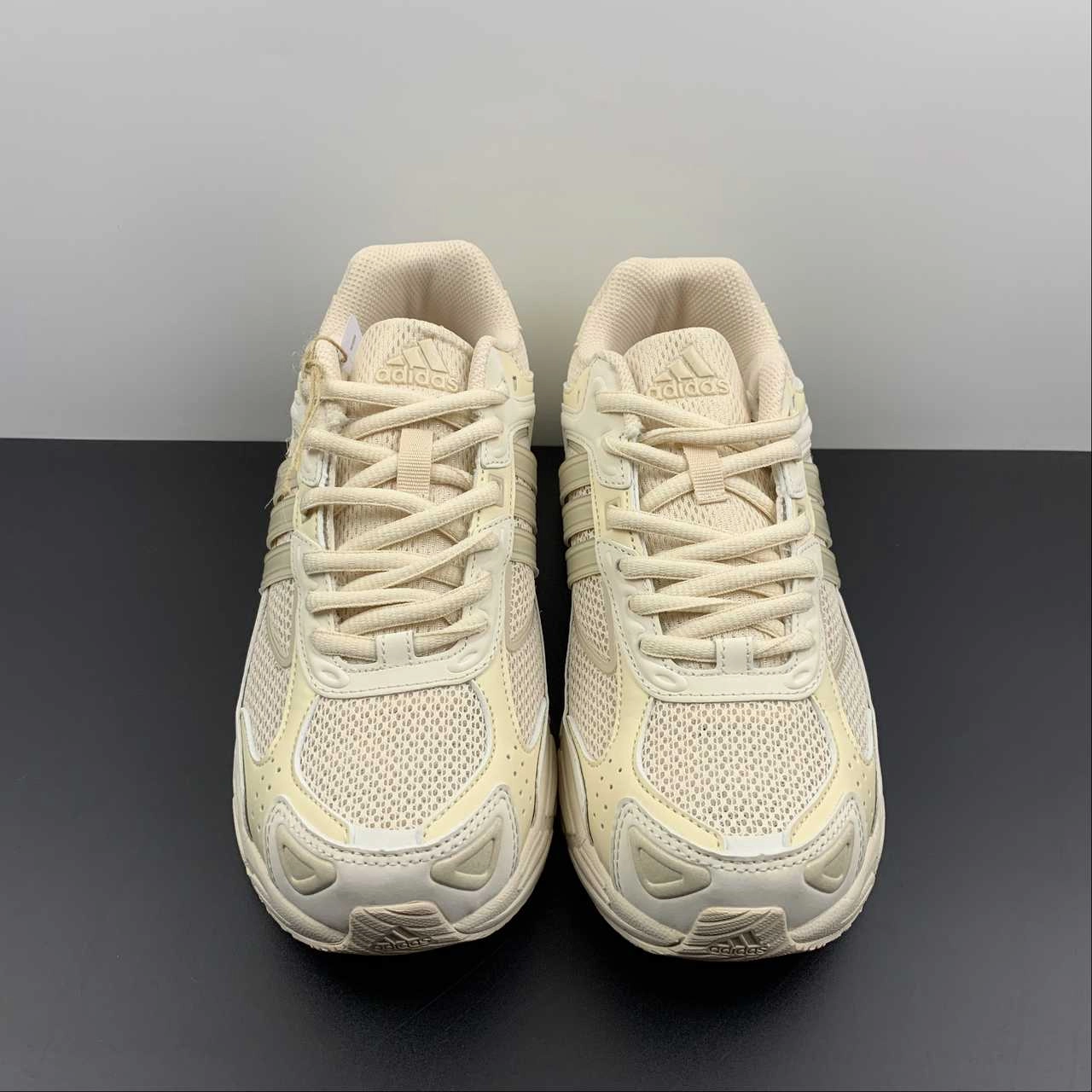 Dynamic Shoes hydration packs Adidas Response CL Light Brown