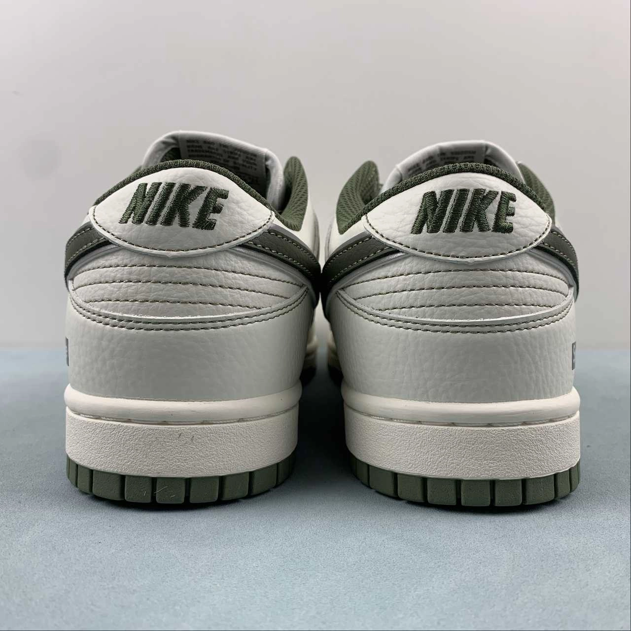 Grippy Outsole Travel Style Supreme x SB Dunk Low Beige Army Green RM2308-232