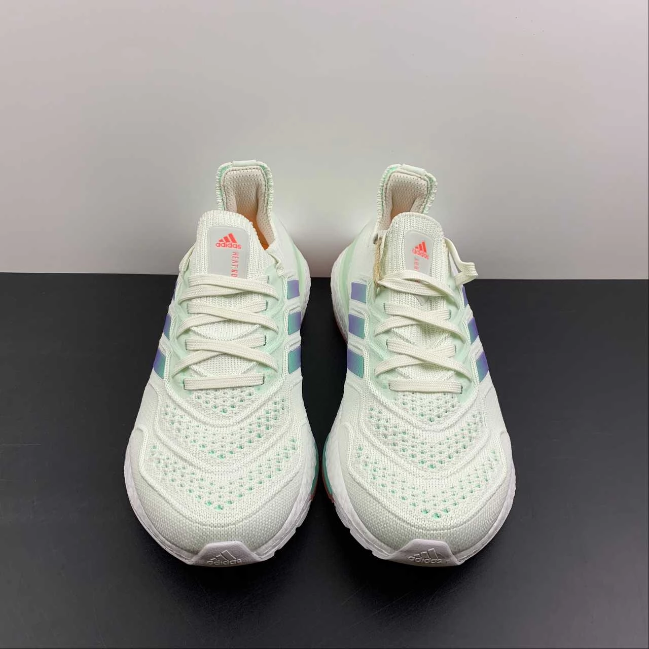 Plant Based Materials Contoured Heel Cup Adidas UltraBoost 22 White Light Green GX8087