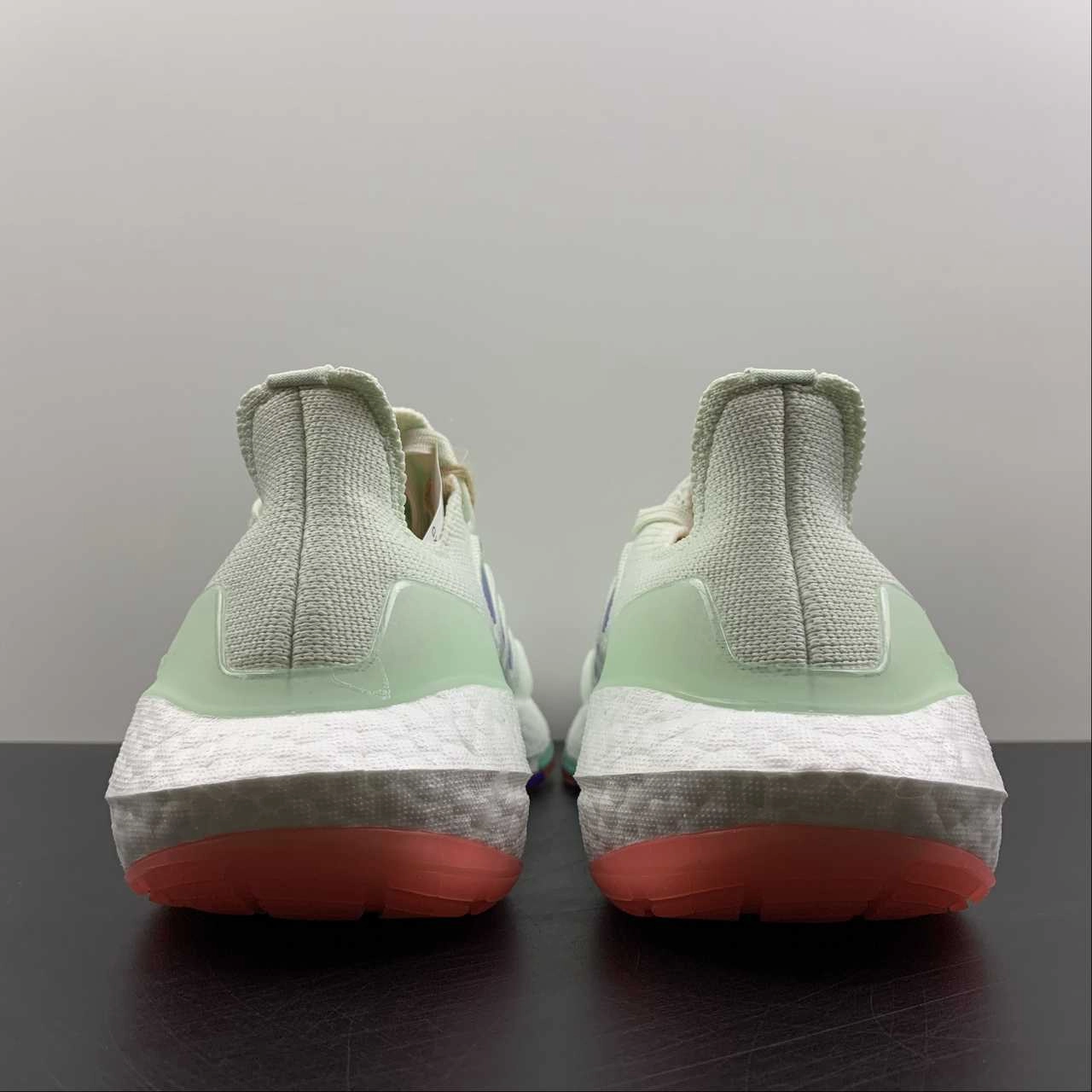 Adidas UltraBoost 22 White Light Green GX8087 Modern Look Dynamic chic