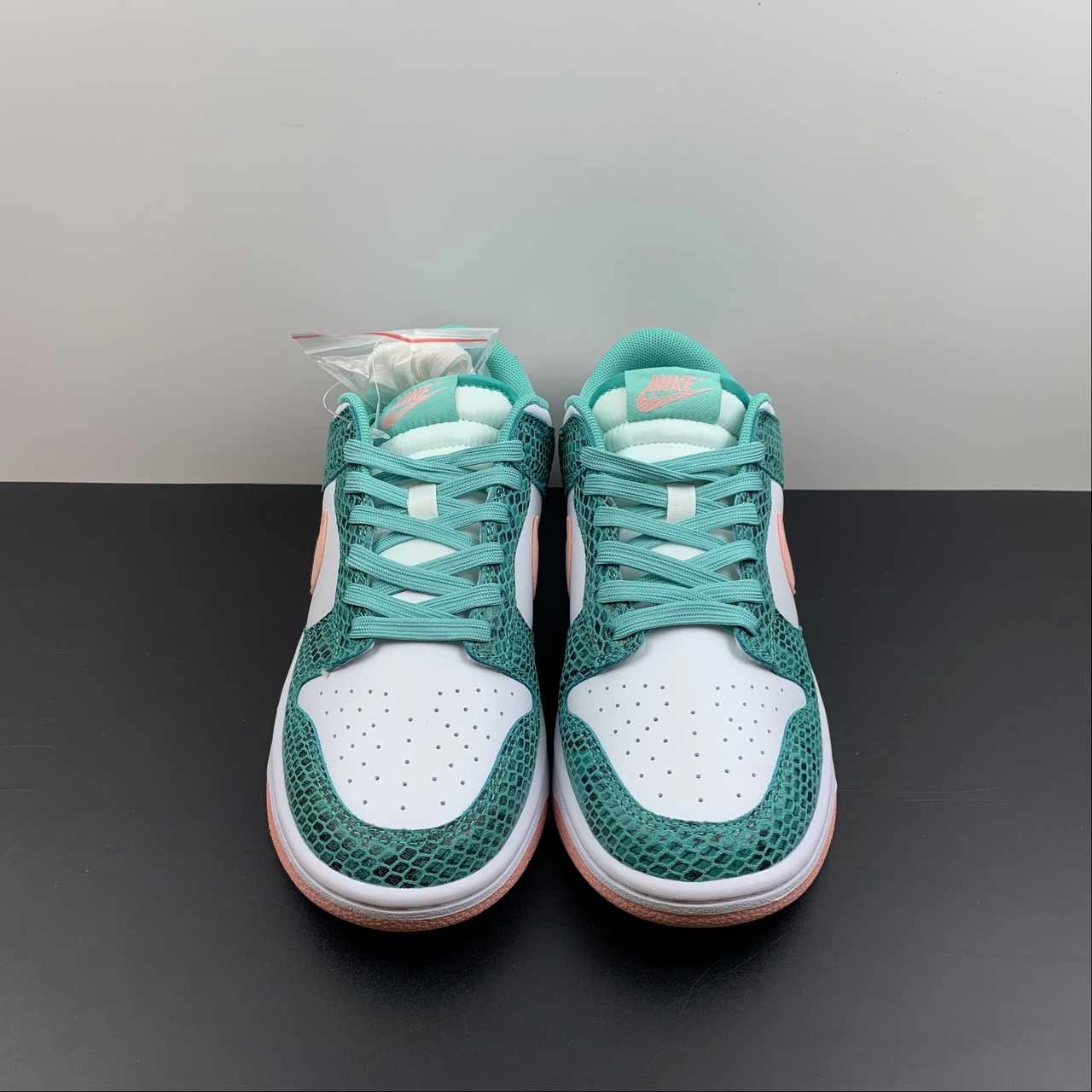 Comfortable Experience SB Dunk Low Snakeskin White Teal Pink DR8577-300