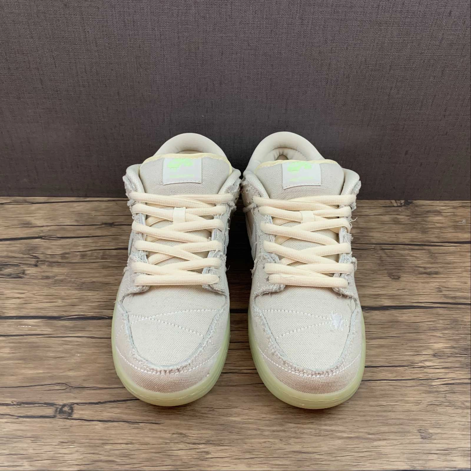 Lace Up Design Lightweight Responsive Cushioning SB Dunk Low Mummy Coconut Milk Yellow Strike Seafoam DM0774-111