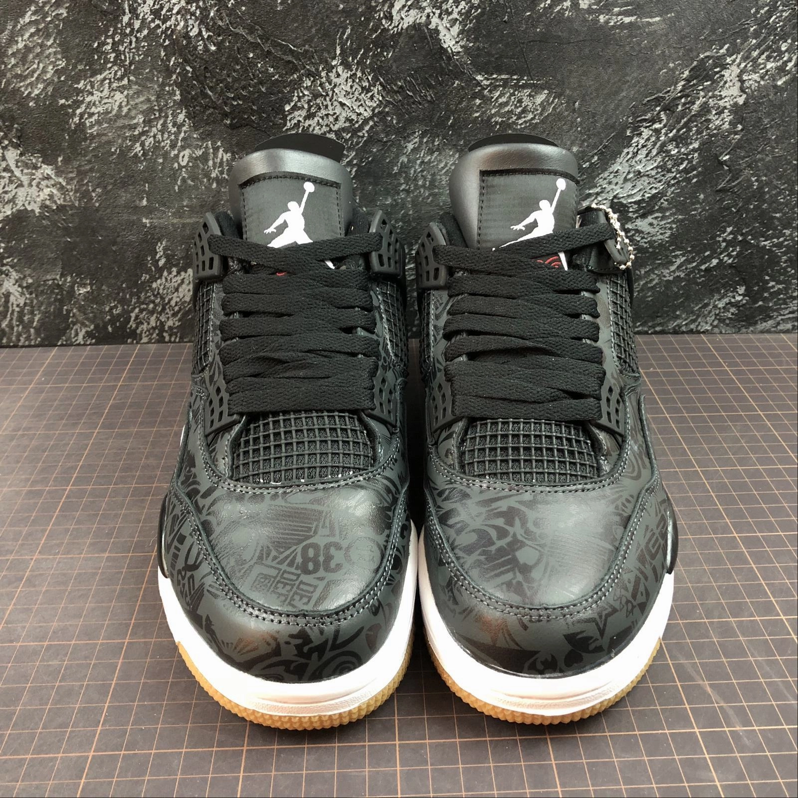 Air Jordan 4 Retro SE Black White-Gum Light Brown CL1184-001 Tapered Heel Design Quick Release Tongue