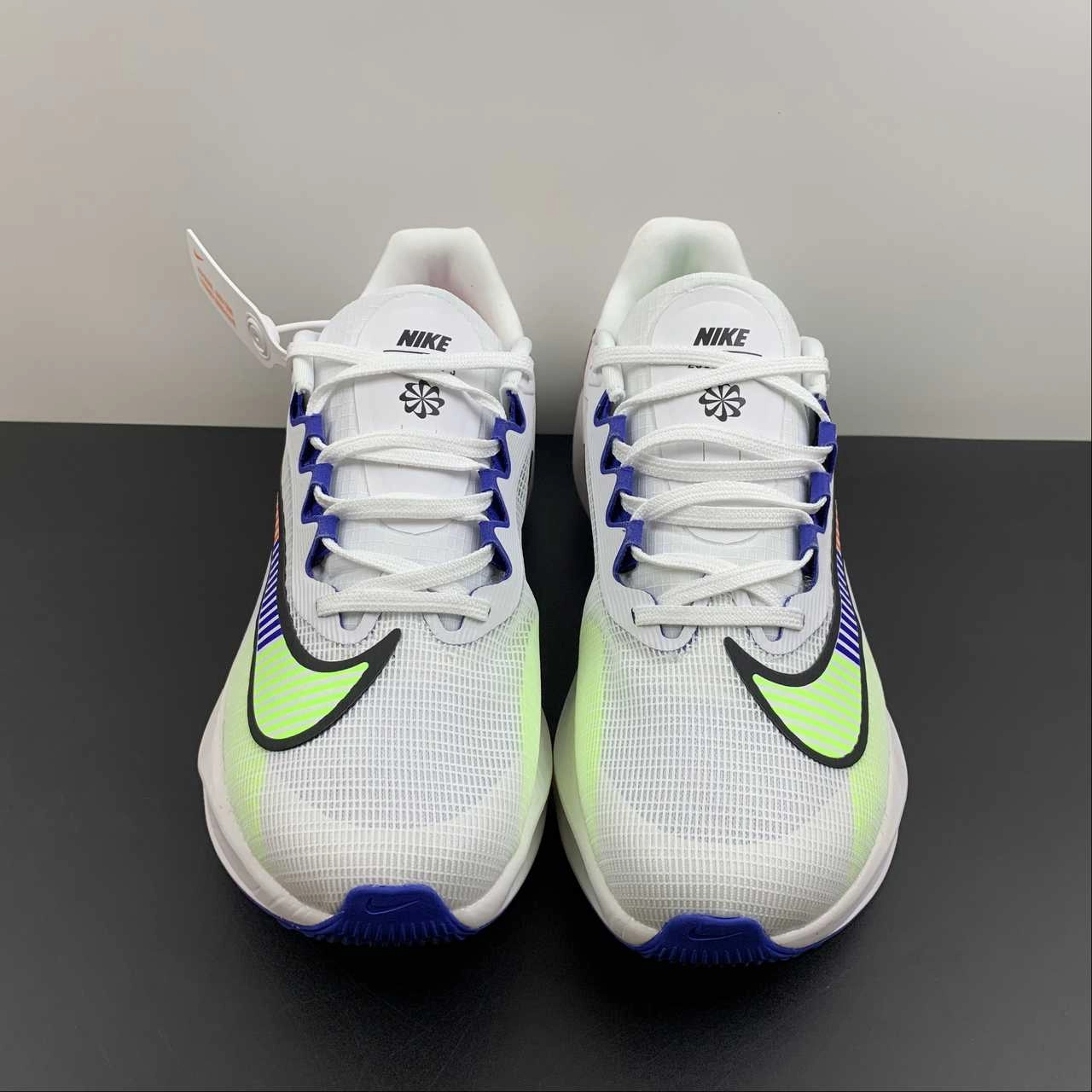 Upper flex zones move in sync with foot motion Zoom Fly 5 PRM White Blue-Black DX1599-100