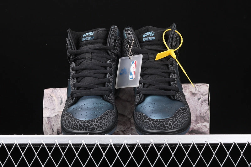 SB Dunk High Pro QS Black Sheep Black Black Dark Grey BQ6827-001 Seamless Toe Box hook and loop closure