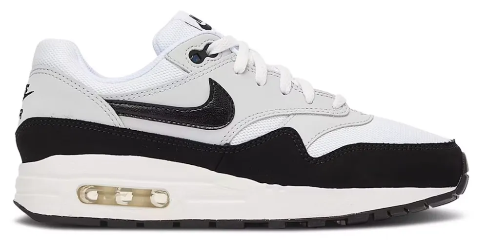 True to size trail - tough NIKE AIR MAX 1 'RETRO WHITE BLACK'