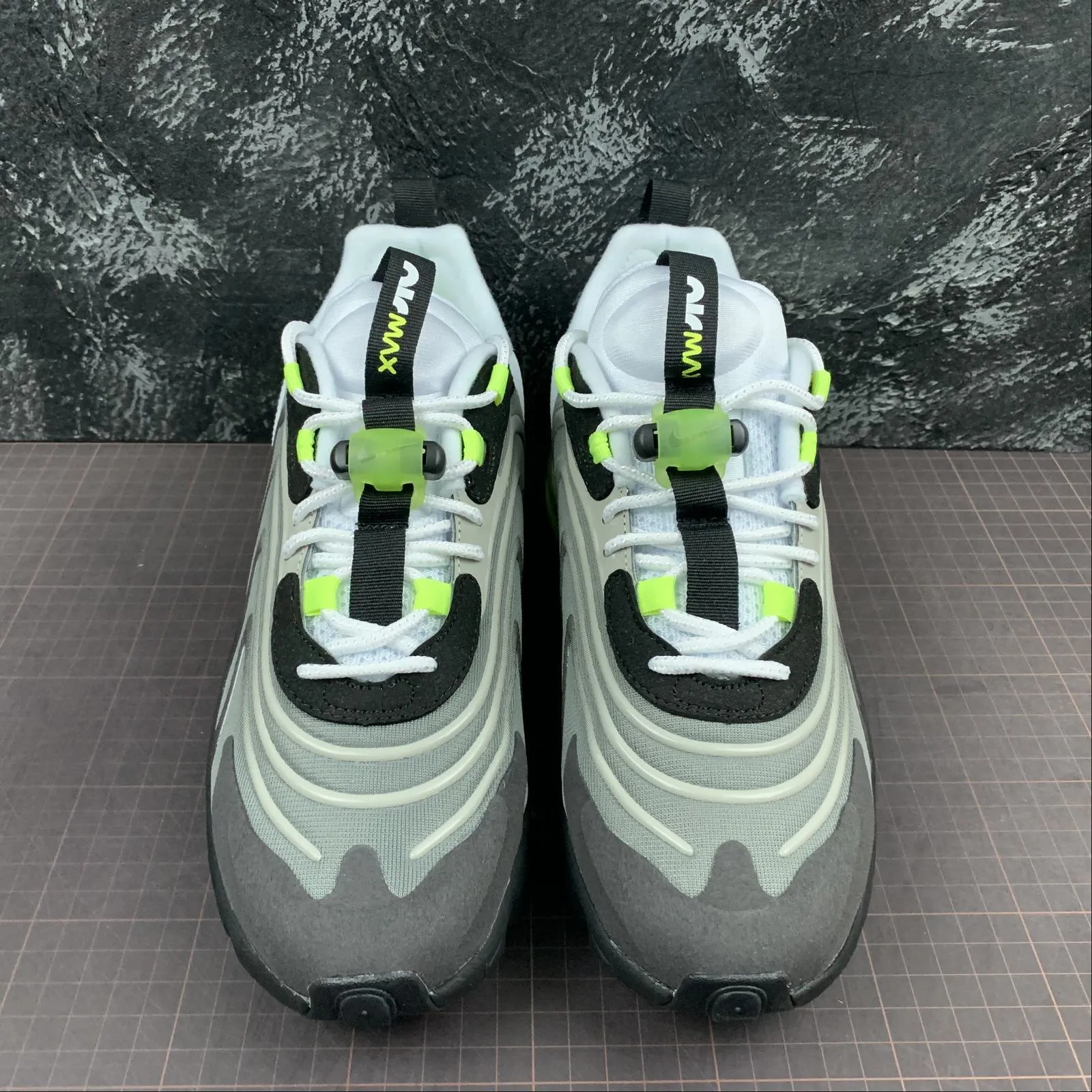 rehabilitation running shoes monochromatic running shoes Air Max 270 React ENG Dust Volt-Dk Pewter-Medium Ash CW2623-001