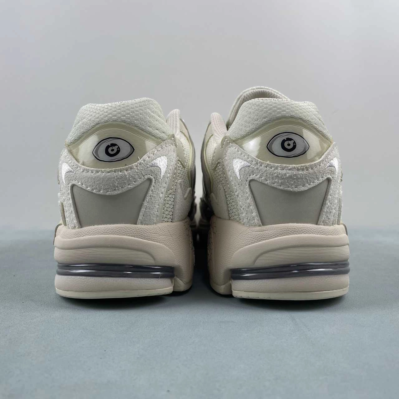 Impact Control Adidas Response CL x Bad Bunny Wonder White Cream White Clear Granite IF7179