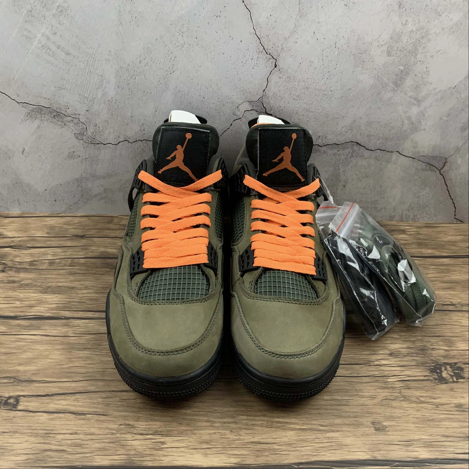 Thermal Regulating Air Jordan 4 Retro Undefeated Black Dark Green Deep Clem JBM351-M1