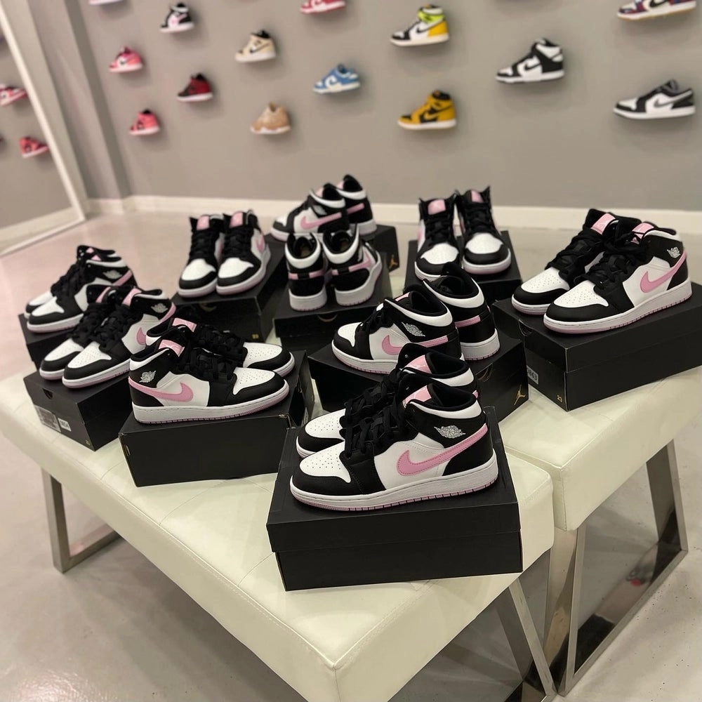 Active Mode JORDAN 1 MID 'ARCTIC PINK'