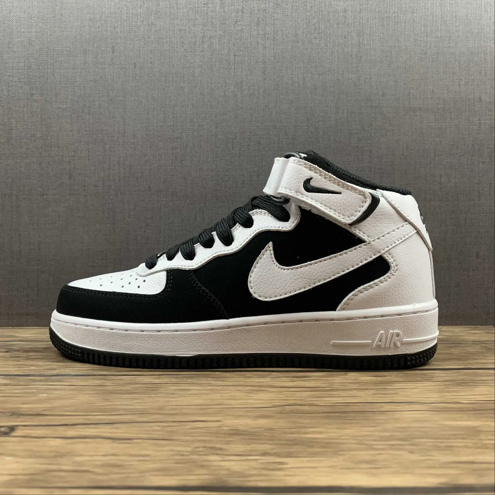 Air Force 1 07 Mid White Black YH2293 033 Breathable Sole Wood Path