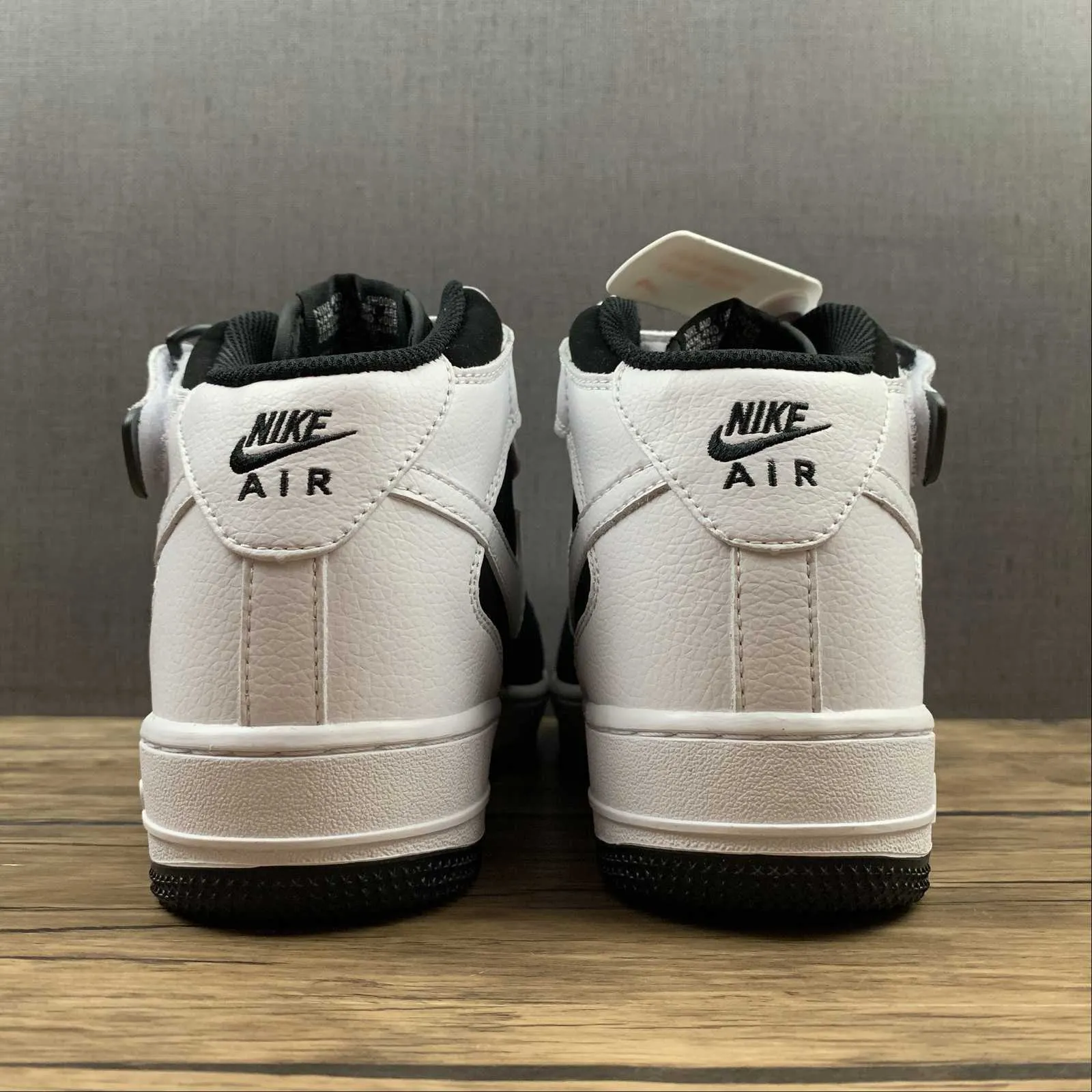 Air Force 1 07 Mid White Black YH2293 033 Support Zones Kick Hike