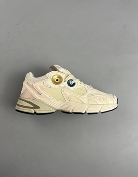 Slim - fit treadmill running footwear Adidas Astir ??EcruTint?? Gold Metallic GX7046