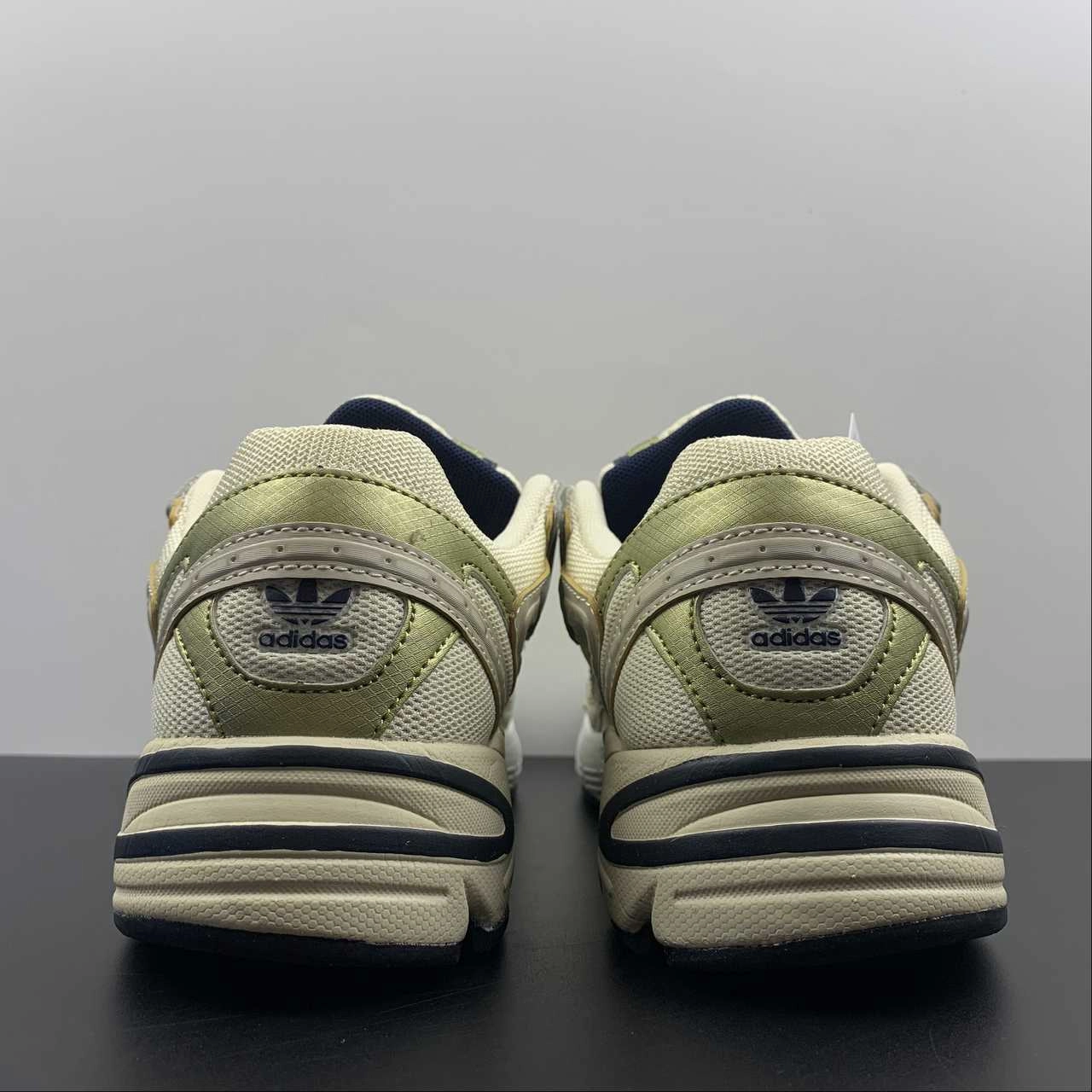 Printed patterns Summer - running Adidas Astir Bliss Light Gold Metallic GZ3571