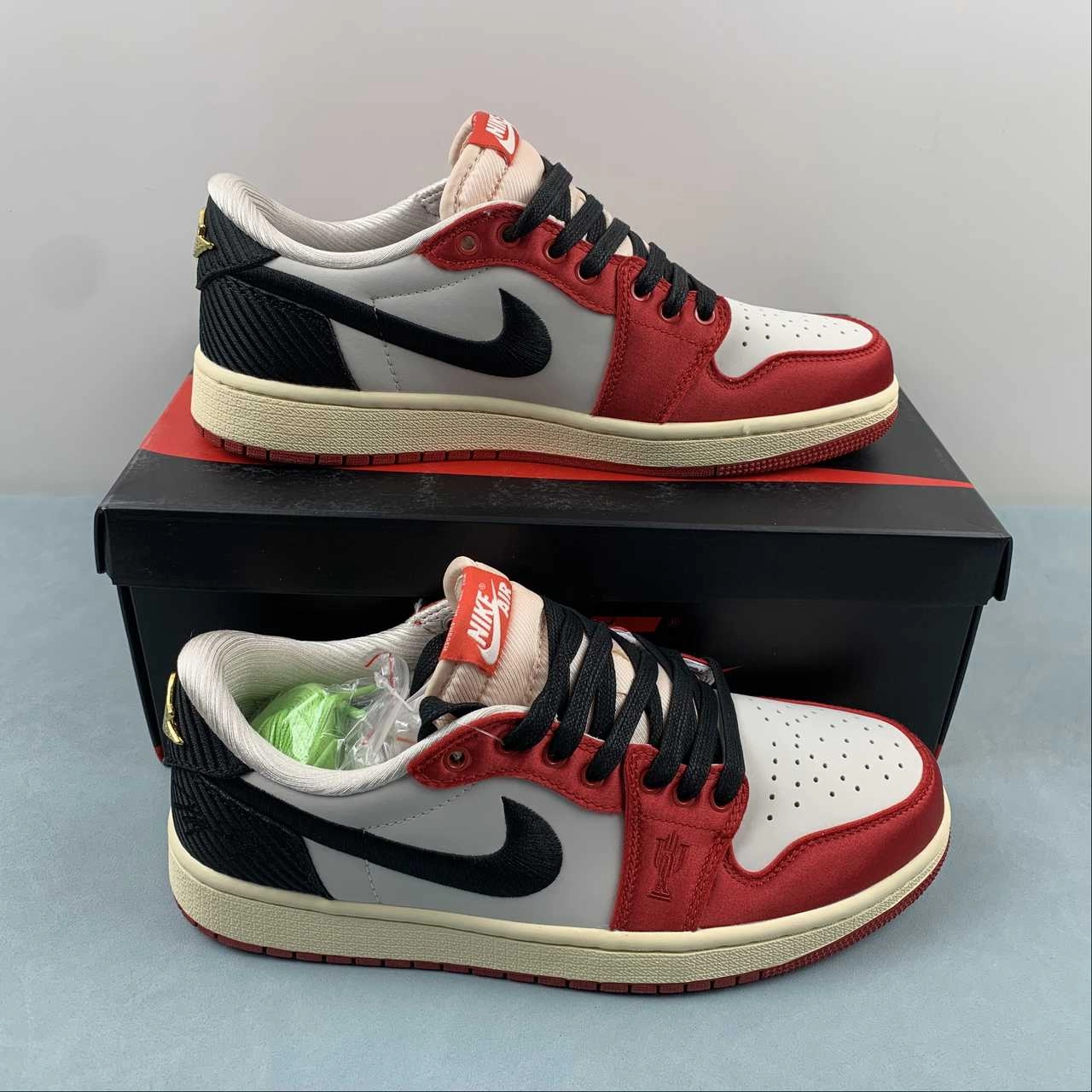 Superior shock absorption Air Jordan 1 Retro Low OG Trophy Room Away Sail Black Varsity Red Muslin FN0432-100