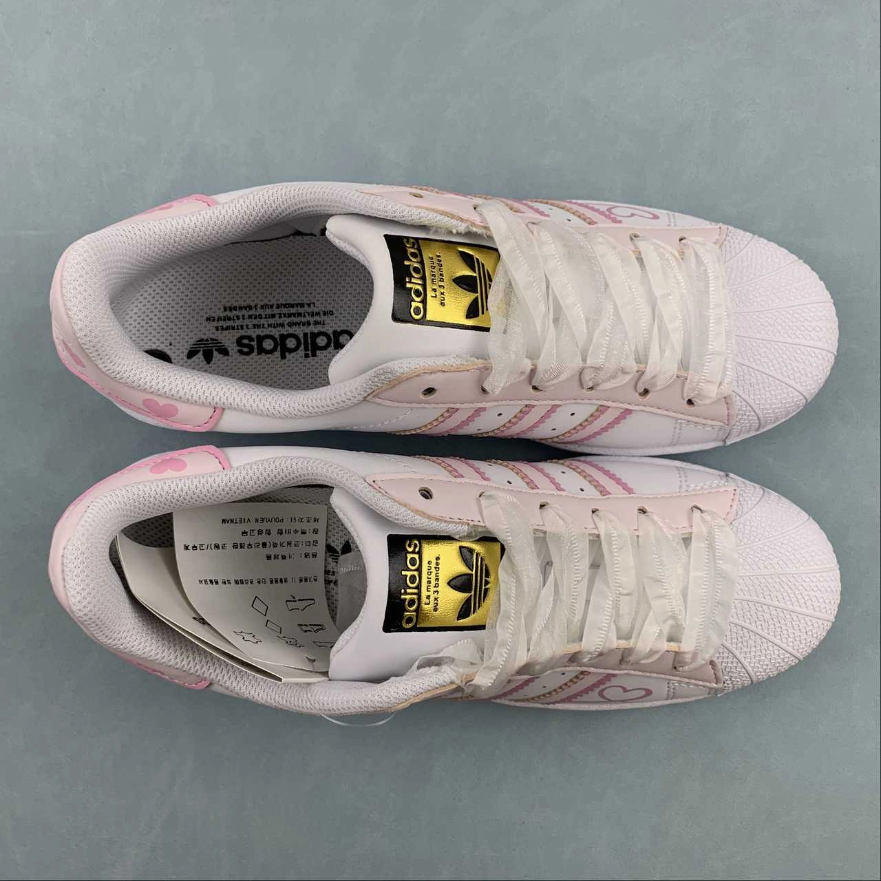 pronation - correcting shoes Adidas Superstar Heart Classic Shell Head EG4958