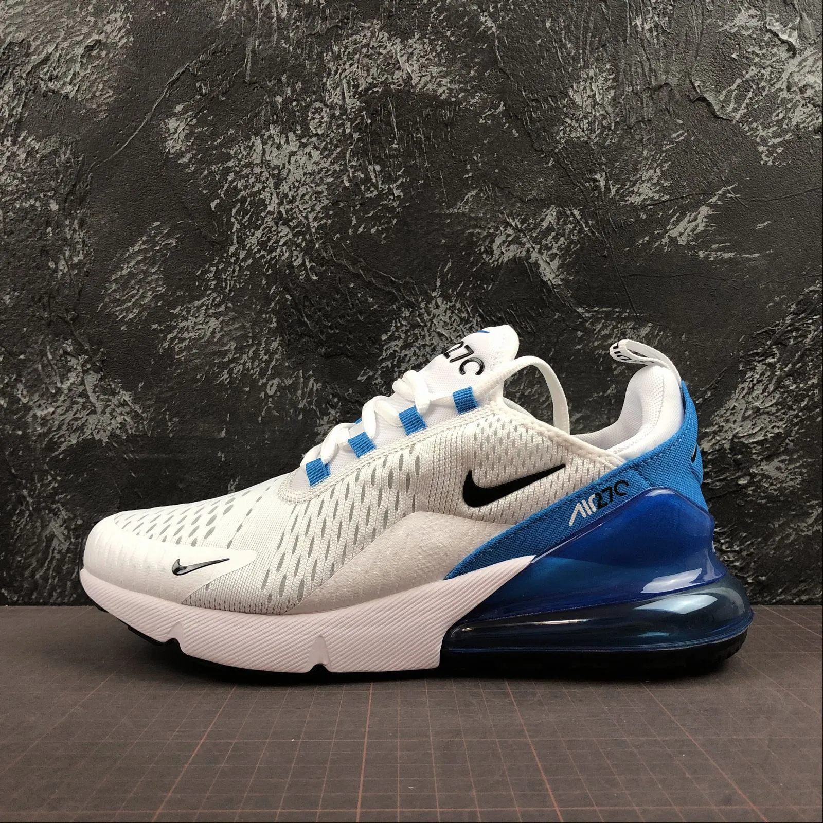 Reflective - details anatomical shoes Air Max 270 White Black Photo Blue AH8050-110