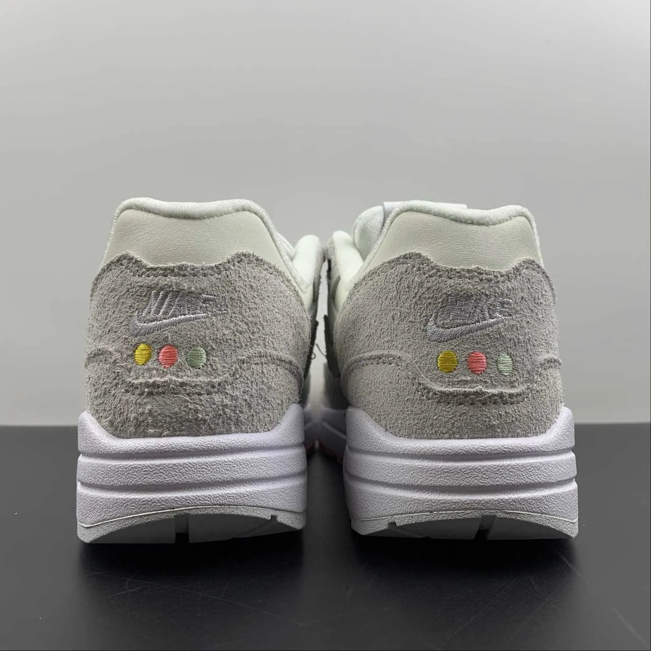 comfortable running shoes Enhanced grip Air Max 1 Premium Pom Pom Polka Dots Sail White FB4959-121