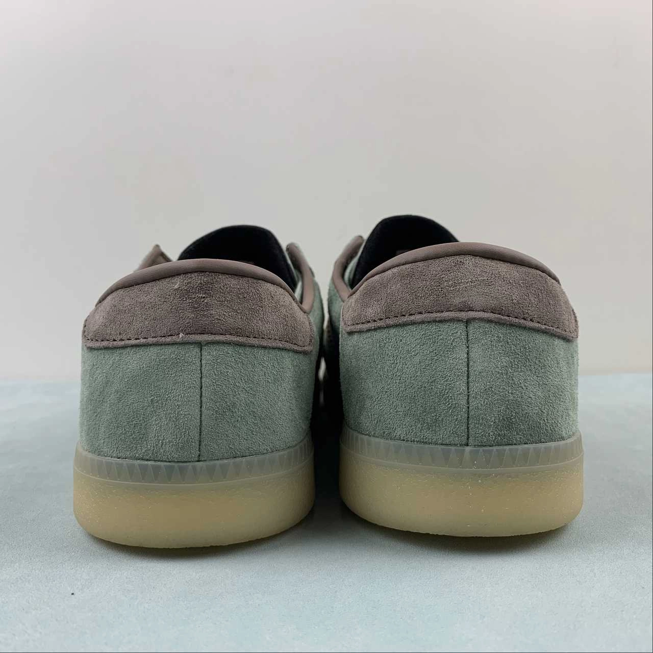 remarkable - running Adidas Bermuda Green Brown Yellow ID2782