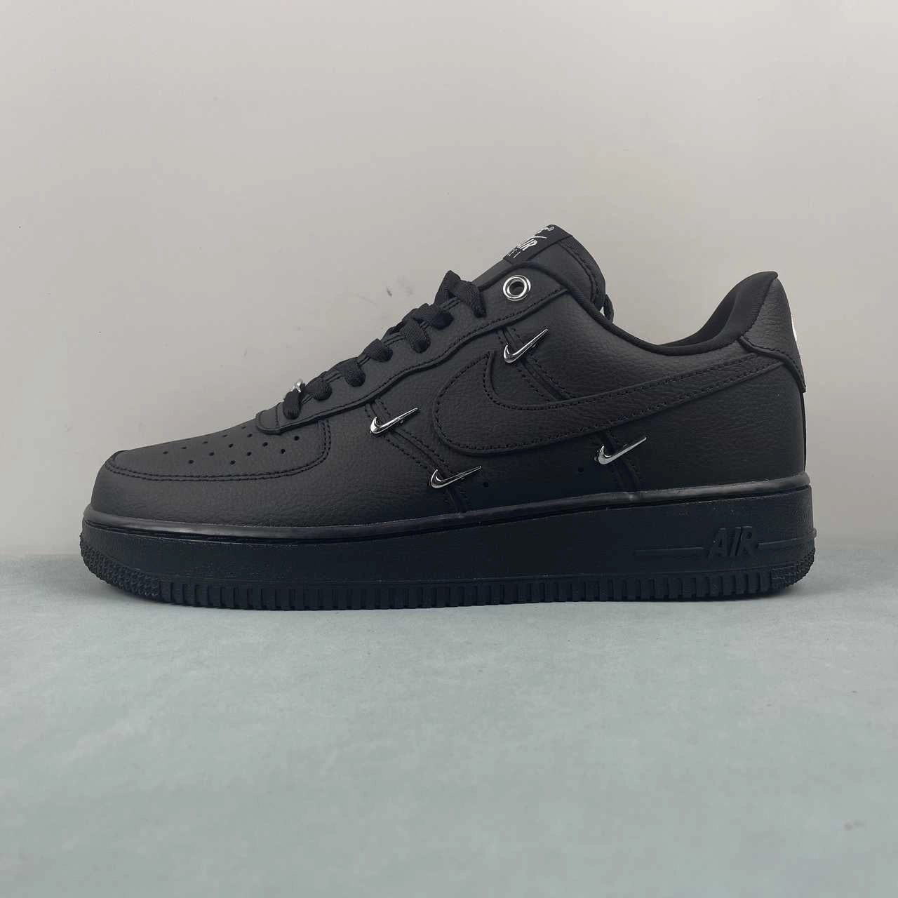 Easy Lifestyle Air Force 1 07 Low Black Silver Mini Swoosh HQ1180-001