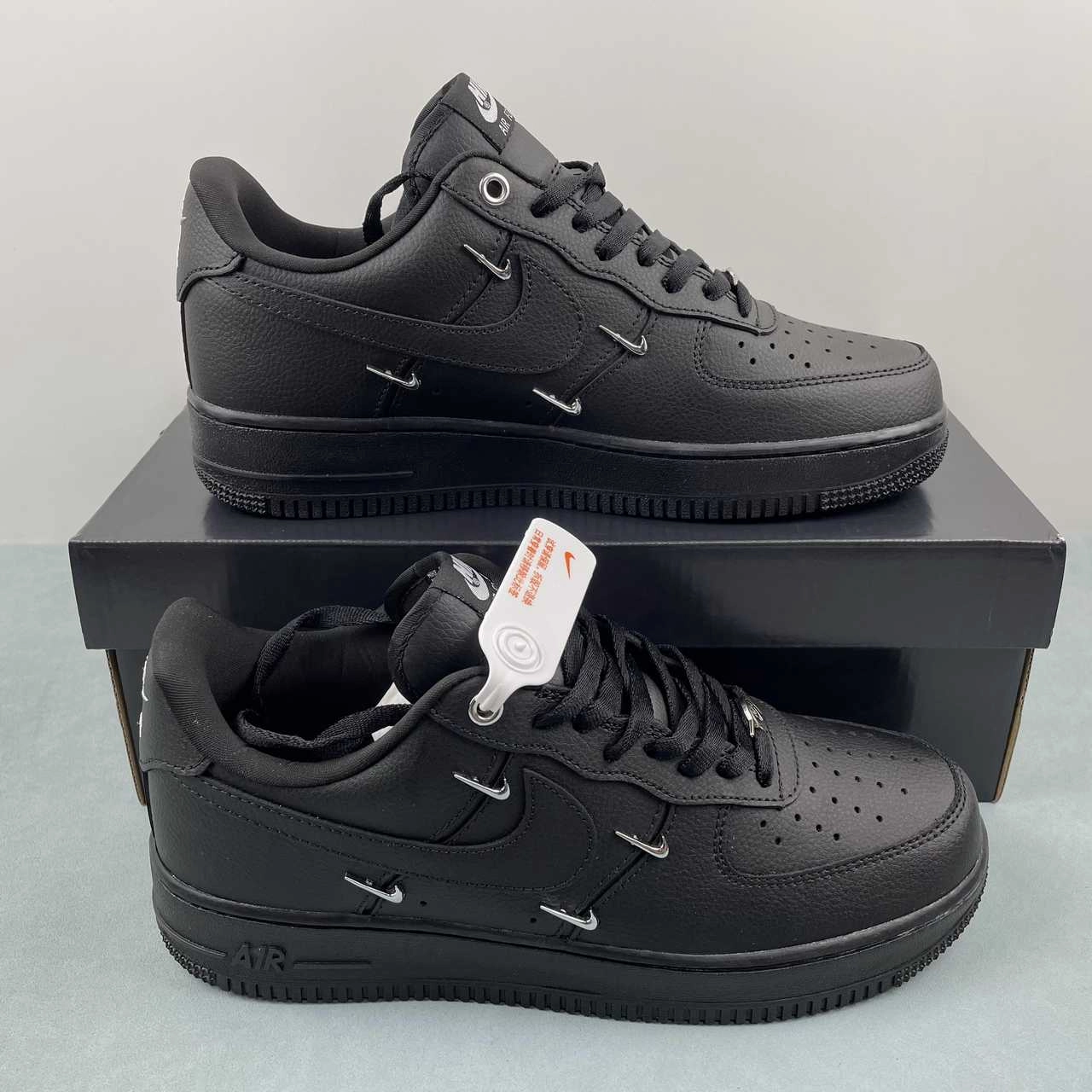 Supportive Fit Pointed Toe Air Force 1 07 Low Black Silver Mini Swoosh HQ1180-001