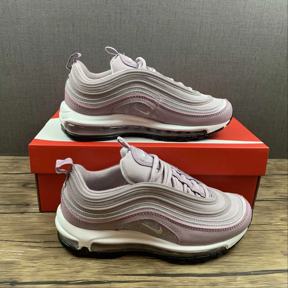 Traditional running in a mud run shoes Air Max 97 Plum Flog Reflective Camo Summit White Black Metallic Silver DH0558-500