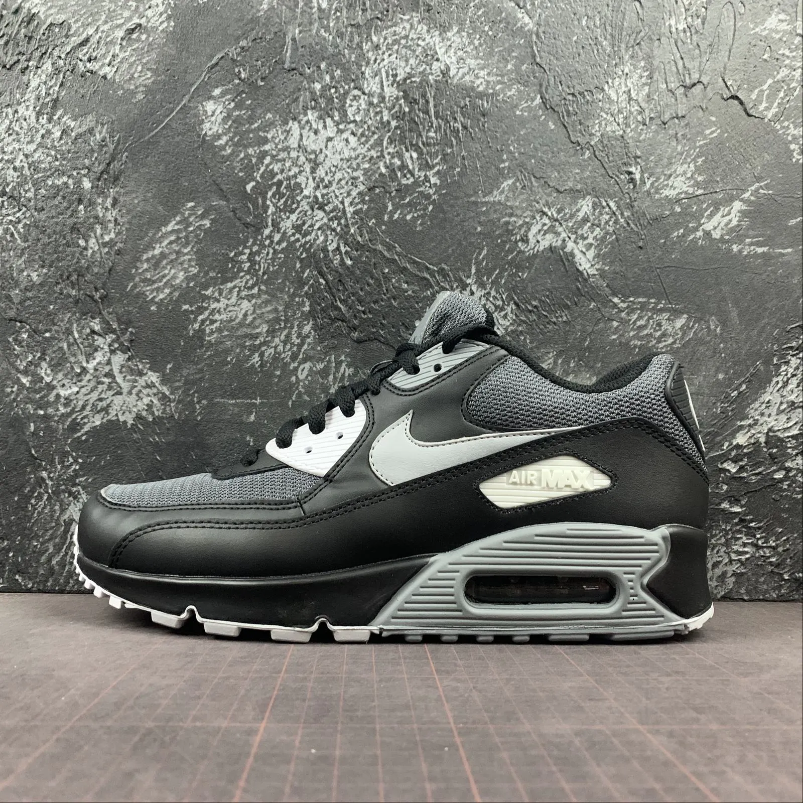 Night running safety Air Max 90 Essential Black Wolf Grey-Dark Grey AJ1285-003