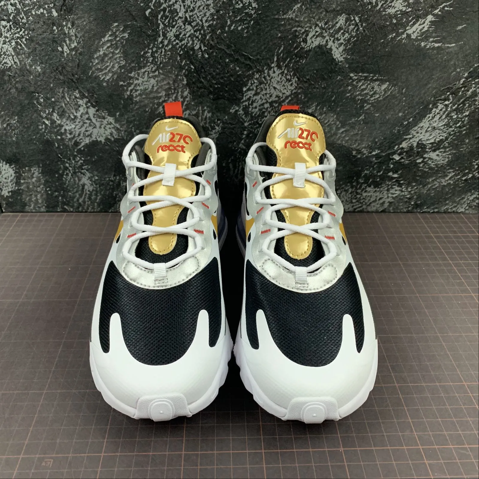 Child - friendly Air Max 270 React Vast Grey Metallic Gold-Black CT3433-001