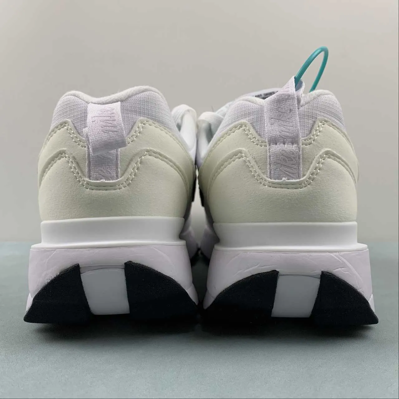 Air Max Dawn White Black DH5131-101 recyclable shoes heel - strike shoe response