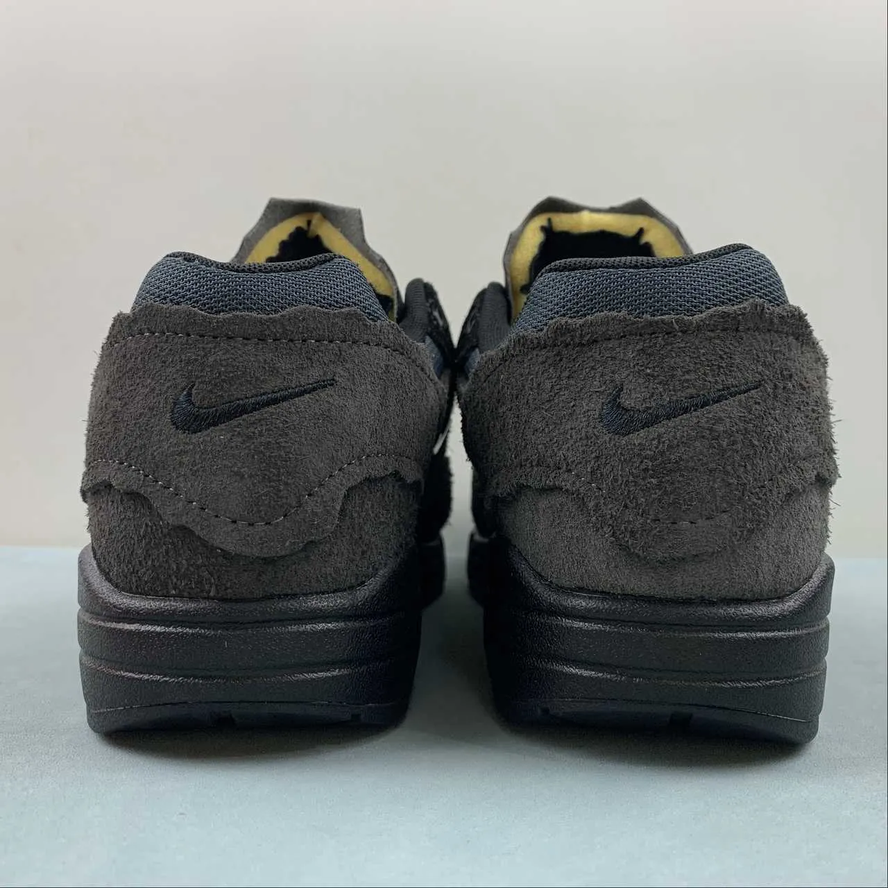 Long-distance Energy Lift Air Max 1 Black Grey Carbon Grey AH8145-002