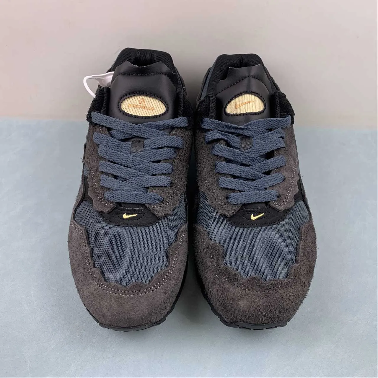 Air Max 1 Black Grey Carbon Grey AH8145-002 leg strength