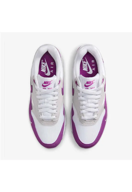 running with a headlamp Nike Air Max 1 '87 Bold Berry
