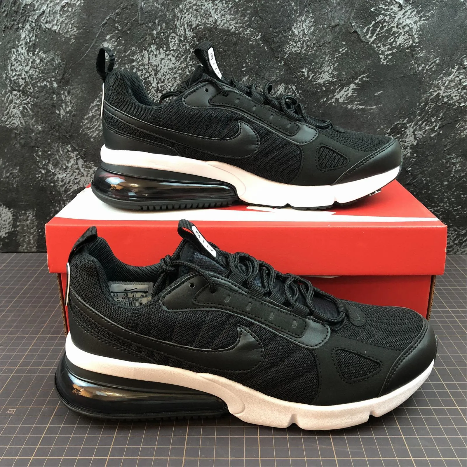 Comfort - grip superior - craftsmanship Air Max 270 FUTURA Black Black White AO1569-001