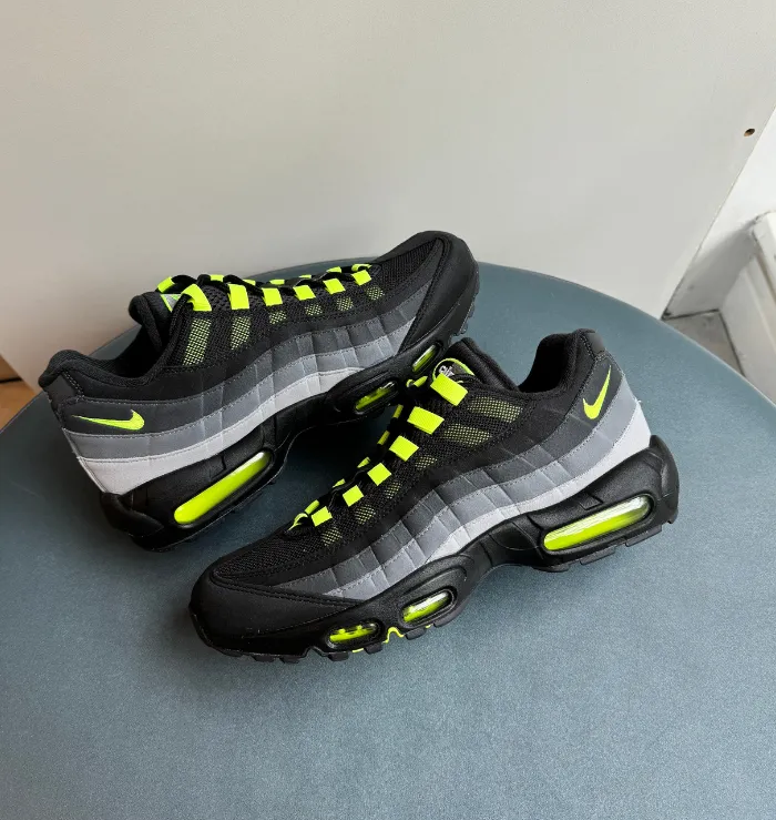 running with backpack shoes Gravel Terrain Nike Air Max 95 Black Neon