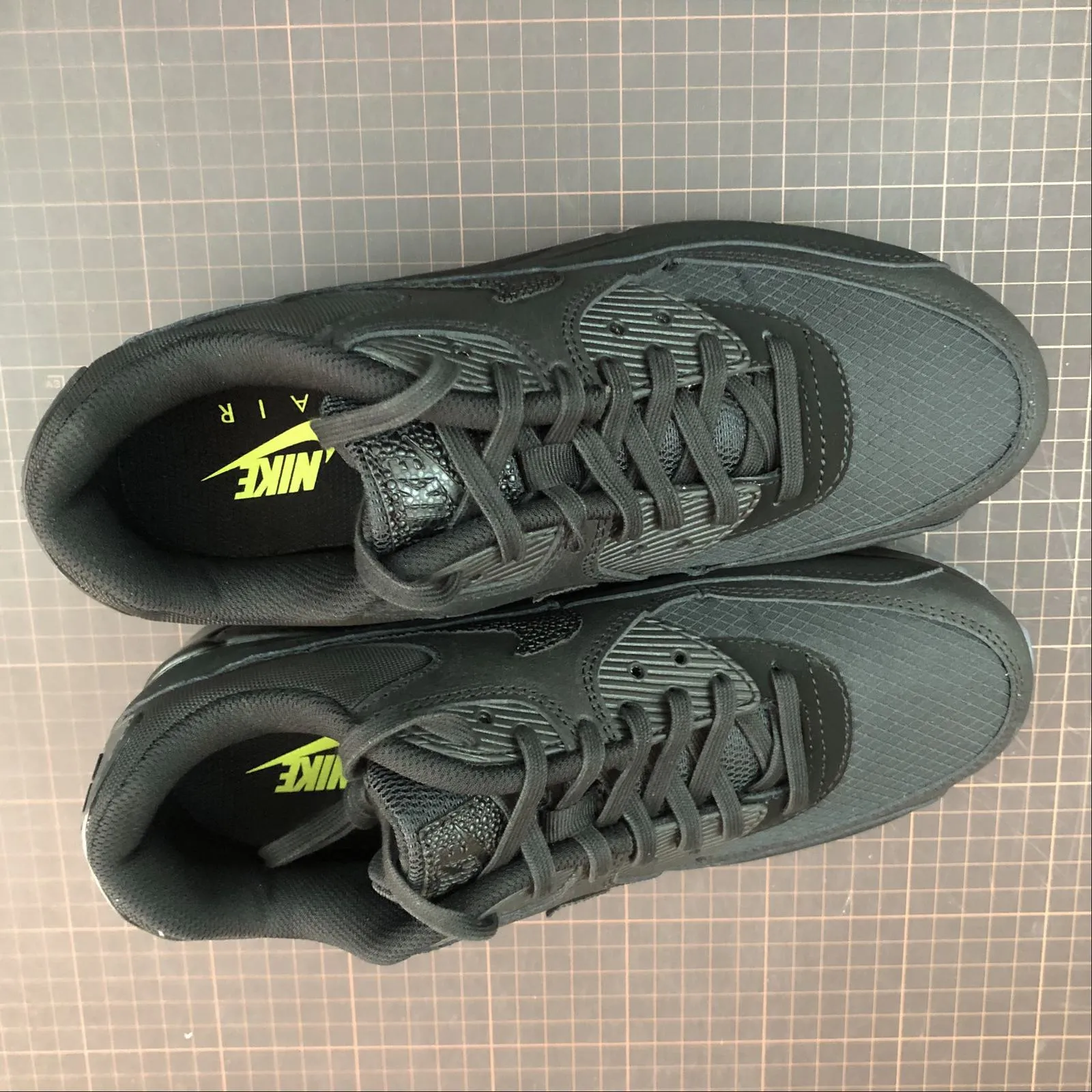 Air Max 90 Night Ops Black Volt AQ6101 001 Comfortable Design Cutting-edge