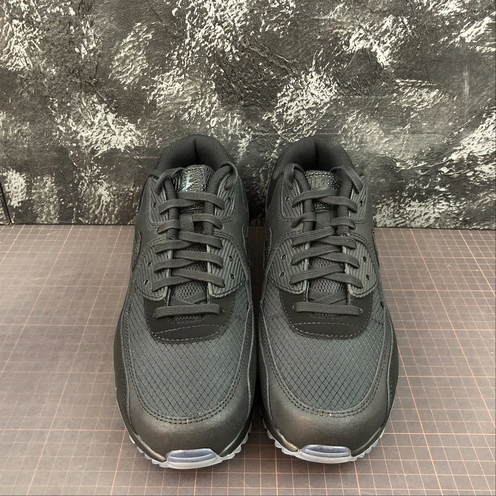 Air Max 90 Night Ops Black Volt AQ6101 001 Comfort - optimized Functional Gear