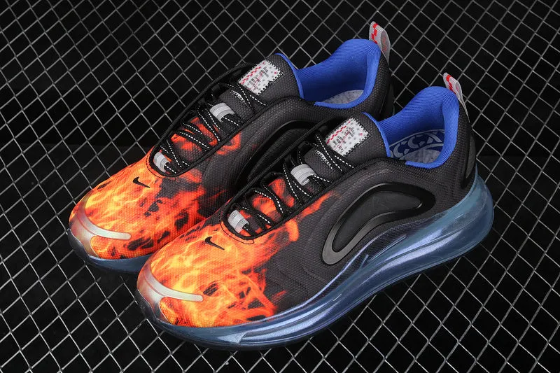 running in a plastic bridge area shoes Air Max 720 Space Capsule CJ8013-001