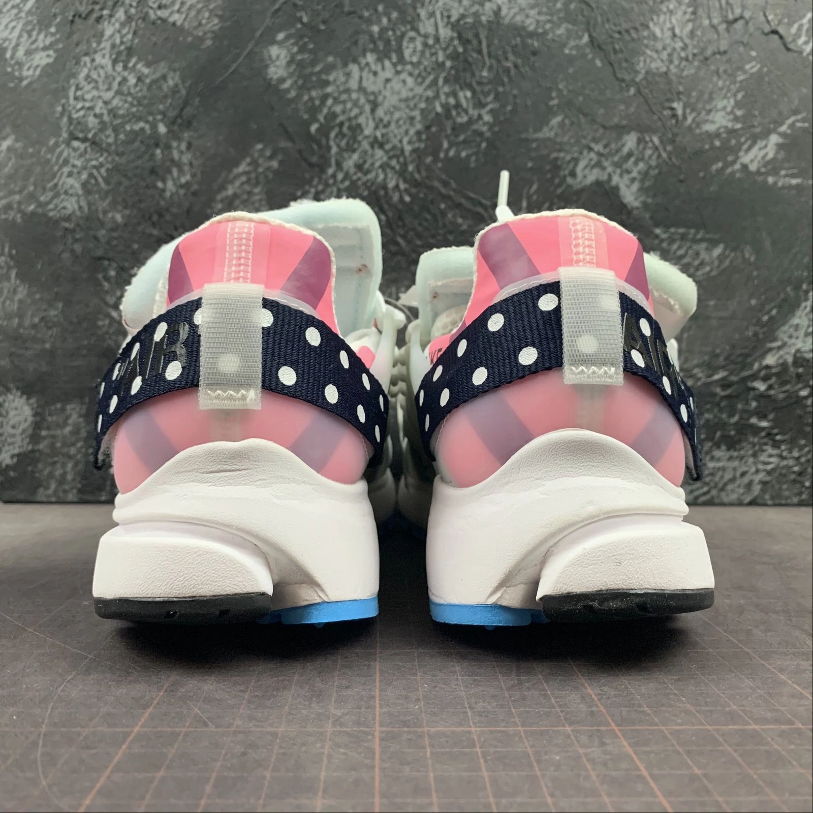 Cushioned Footbed Air Presto x Parra White Multi-Color AA3830-140