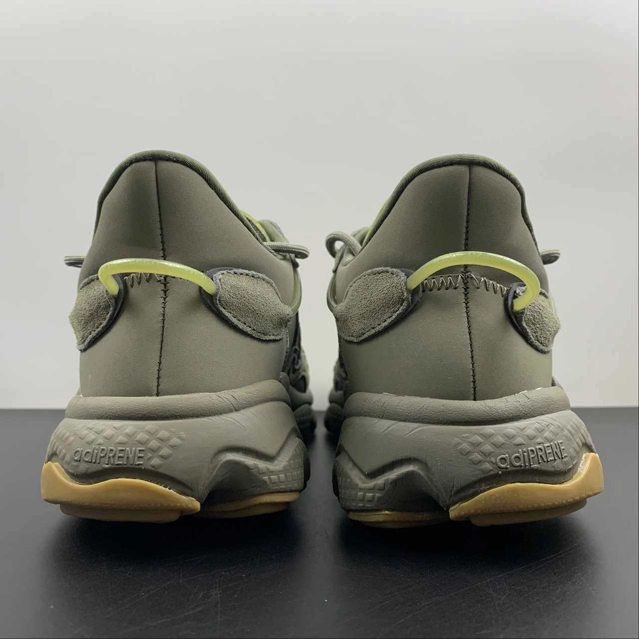 Crocs Classic Adidas Ozweego Trace Cargo Night Cargo-Raw Khaki EE6461