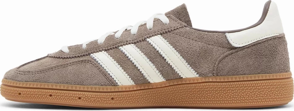 running in a metal bridge area shoes Adidas Handball Spezial Earth Strata Gum W