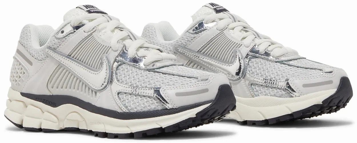 Nike Vomero 5 Photon Dust Metallic Silver youth running footgear