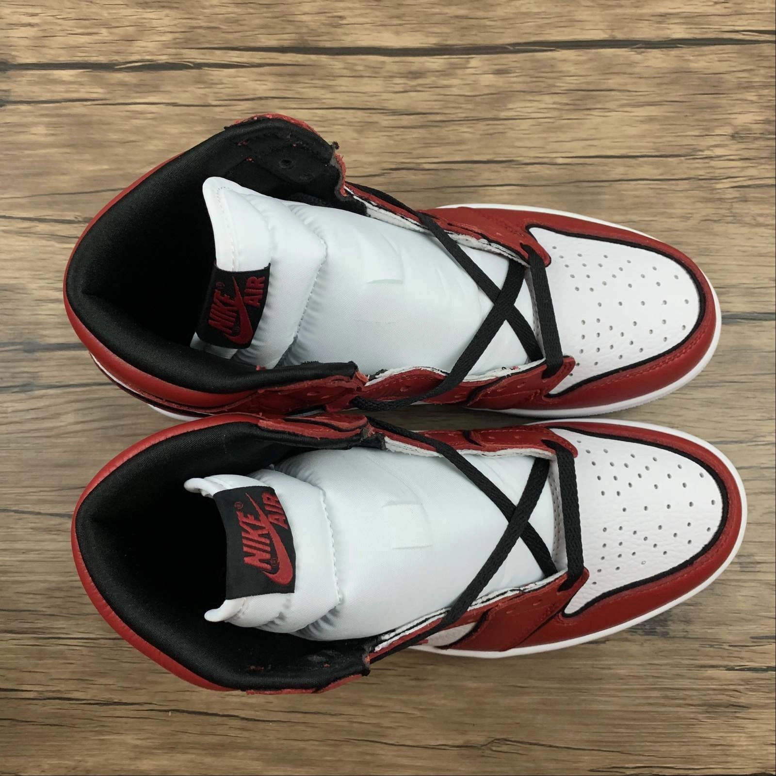 Relax Vibe Pull Tab Air Jordan 1 Retro High OG Obsidean Blue Chill-White 555088-129