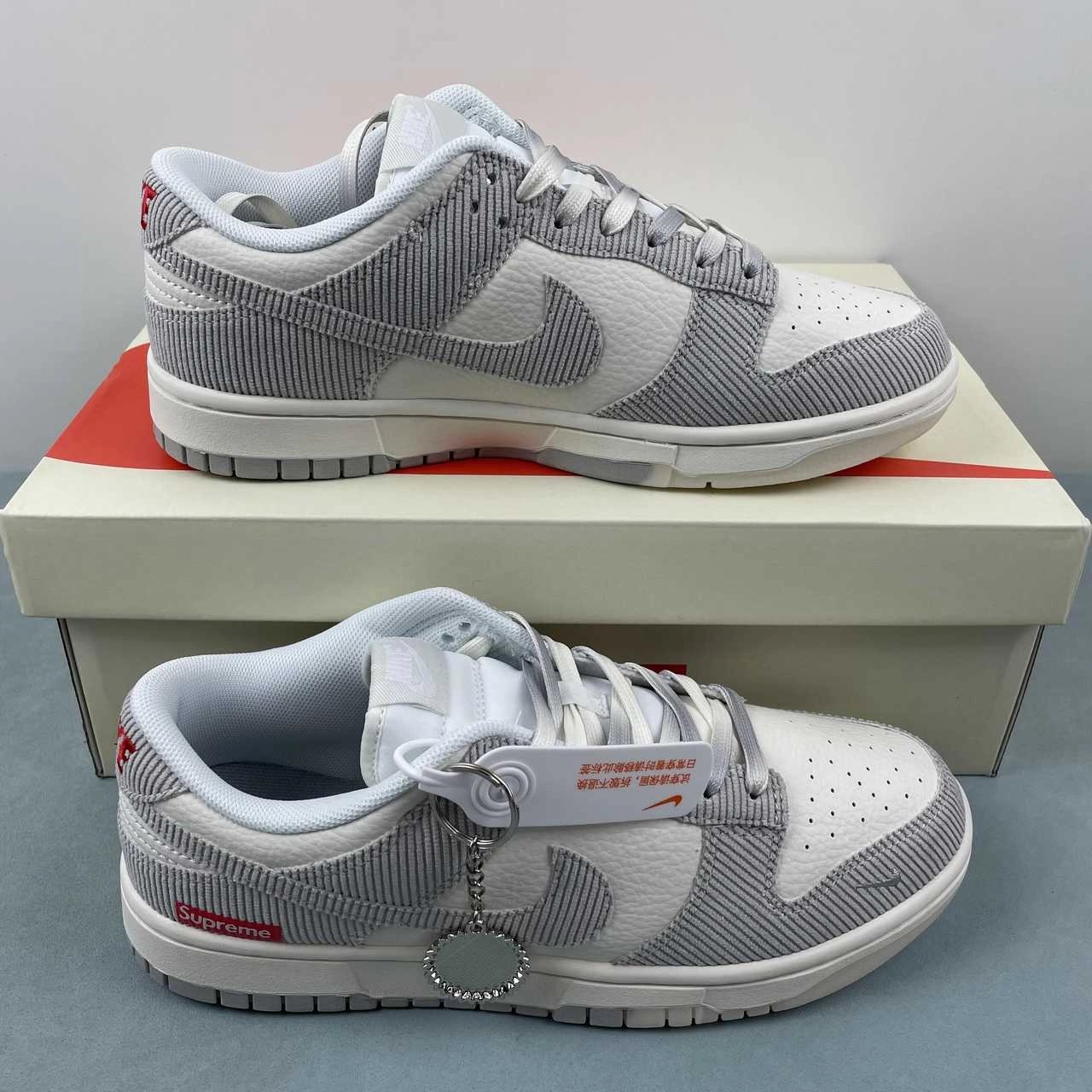 Comfortable toe box Travel Active Supreme x SB Dunk Low Off White White Gray FC1688-143